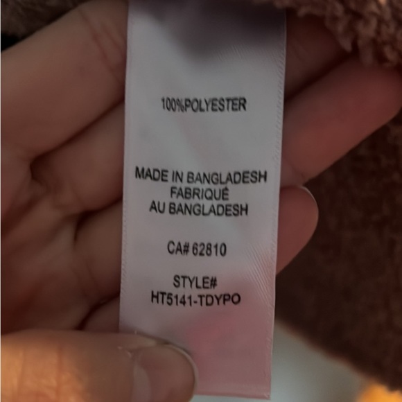 Size small oversized fluffy long sleeve V neck sweater - Picture 4 of 4